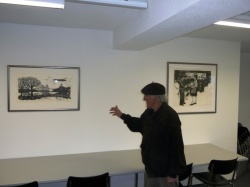 Georg Horner vor dem Holzdruck