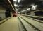 P1080448 gespannt hören sie zu im unterirdischen neuen Bahnhof